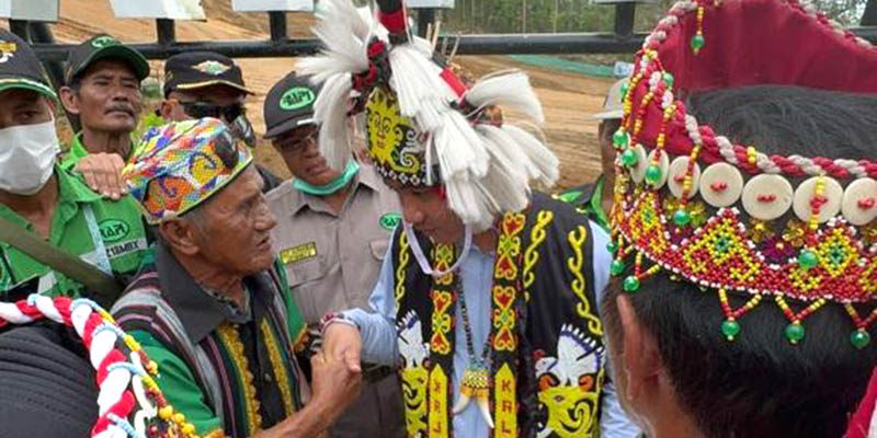 Ke Ikn Gibran Ditahbiskan Sebagai Warga Kehormatan Dayak