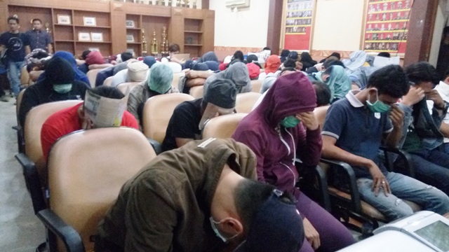 BREAKING NEWS: Polisi Kembali Grebek Tempat Gym yang Dijadikan Lokasi Pesta Gay, 51 Orang Diamankan