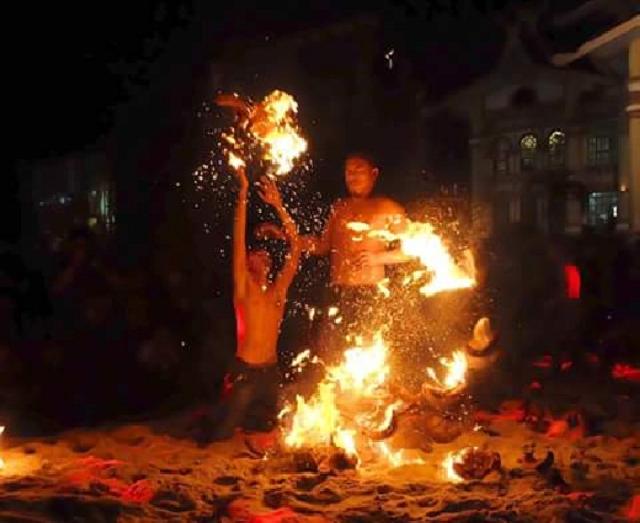 Gubernur Riau Saksikan Secara Langsung Zapin Api pada event Performance Art 2016