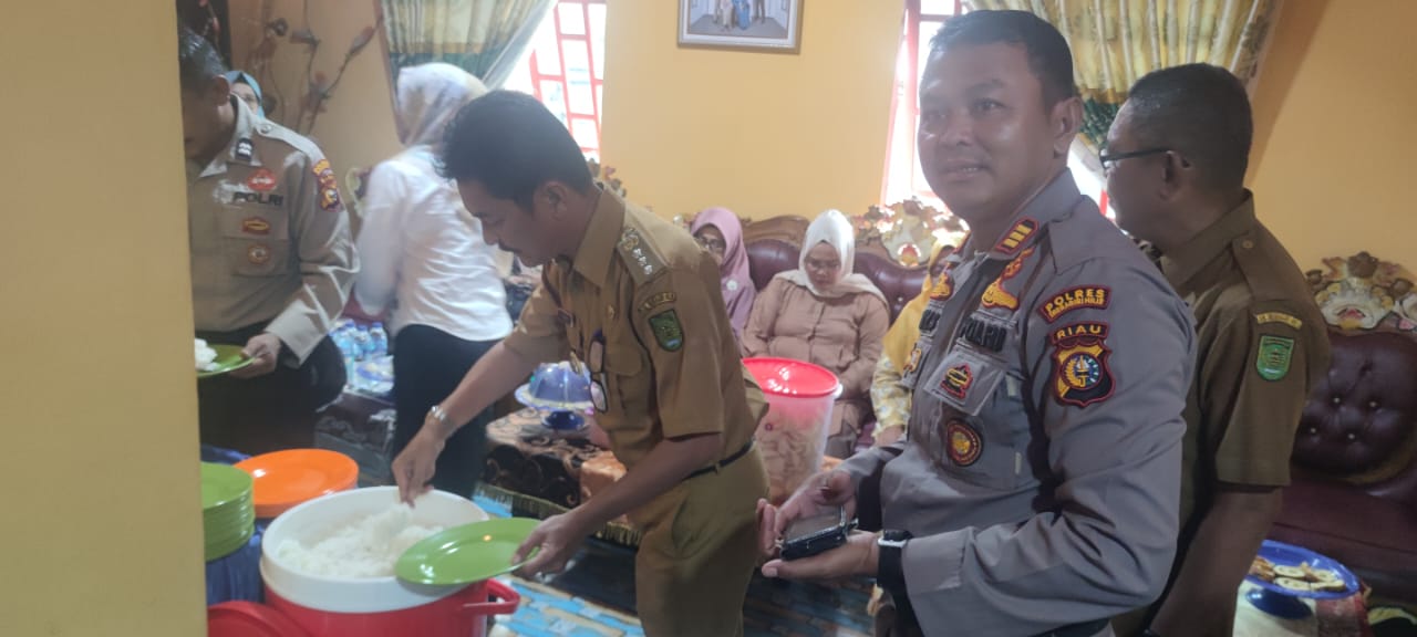 Polsek Mandah Hadiri Syukuran dan Makan Bersama, Sampaikan Pesan Pemilu Damai 2024