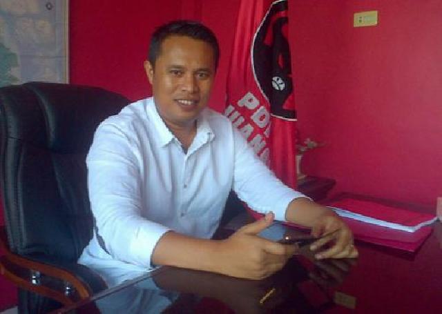 PDI-P Serahkan Surat PAW Dua Anggotanya ke DPRD Riau