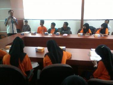 Kunjungan Studi SMK Bina Profesi ke Kantor Pelayanan Pajak Tampan Pekanbaru