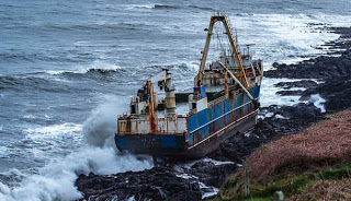 Kapal Hantu Terdampar di Pantai Tanpa Ada Tanda-tanda Jasad di Atasnya