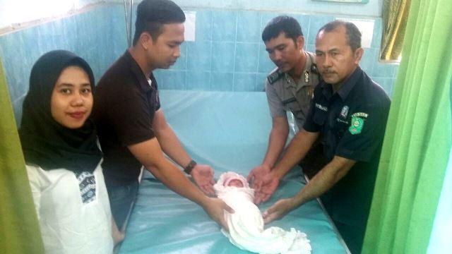 Warga Minas Temukan Bayi Perempuan Baru Lahir Tengah Dijilati Anjing