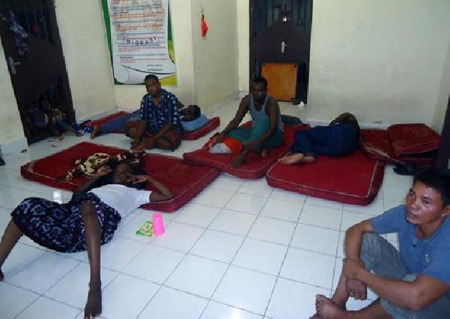 Lanal Dumai Amankan 8 Warga Somalia