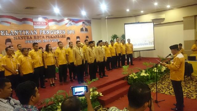 Agus Widayat Resmi Lantik Kepengurusan DPC Hanura Pekanbaru