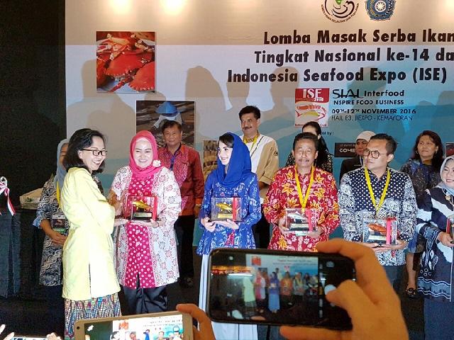 Riau Juara Favorit Lomba Masak Ikan Tingkat Nasional
