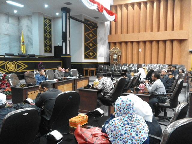 Gaji Tidak Kunjung Dibayarkan, Guru MDTA Mengadu ke Komisi III DPRD Pekanbaru
