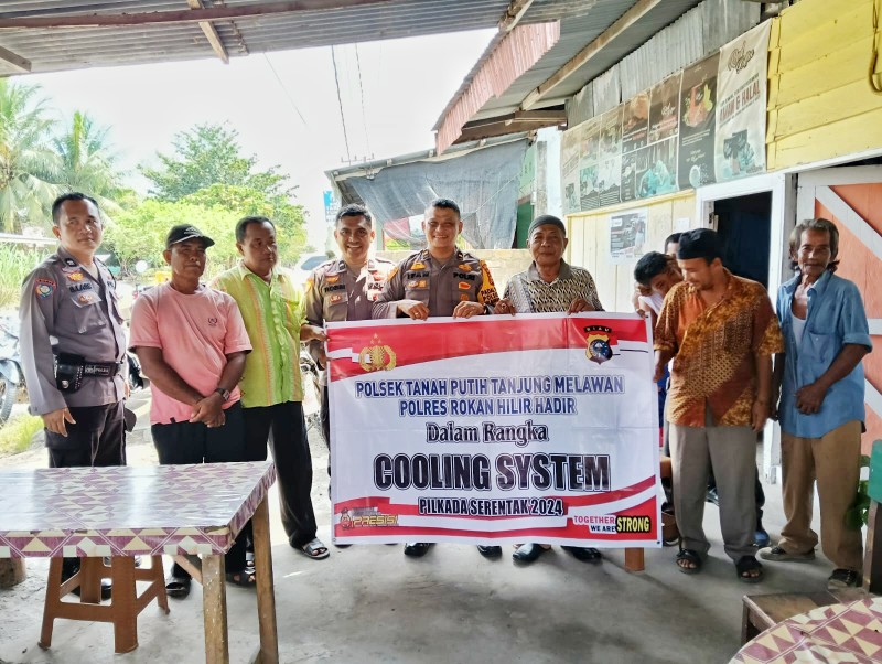 Polsek TPTM Sampaikan Pesan Pilkada Damai di Warung Kopi