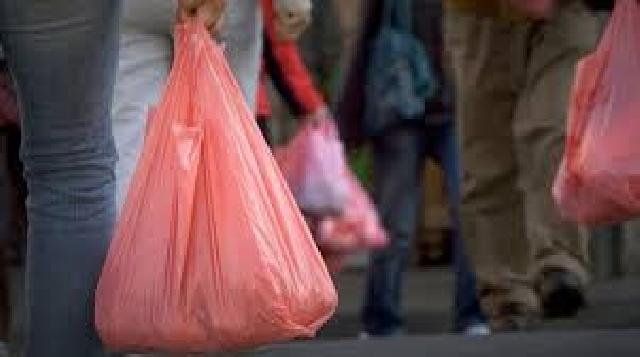 Disperindag Pekanbaru Larang Pelaku Usaha Berlakukan Plastik Berbayar