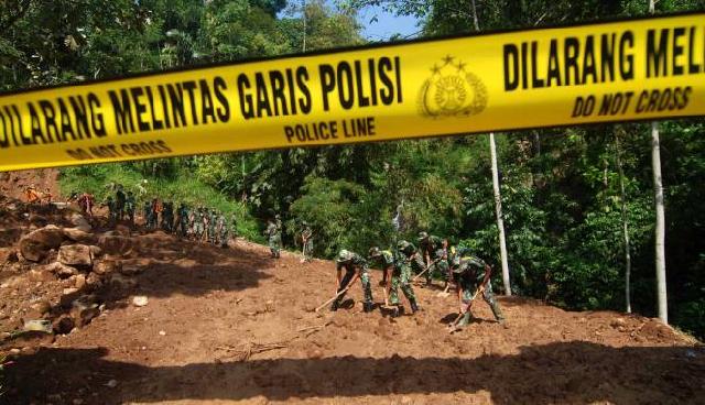 Longsor Masih Tutup Jalur Utama Lembang Bandung