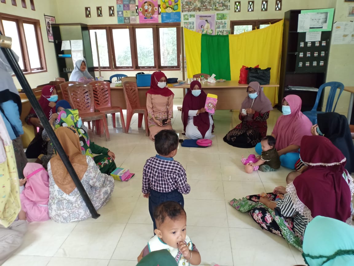 Mahasiswa Kukerta Balek Kampung UNRI 2021 Sosialisasikan Bahaya Stunting di Desa Sukamaju