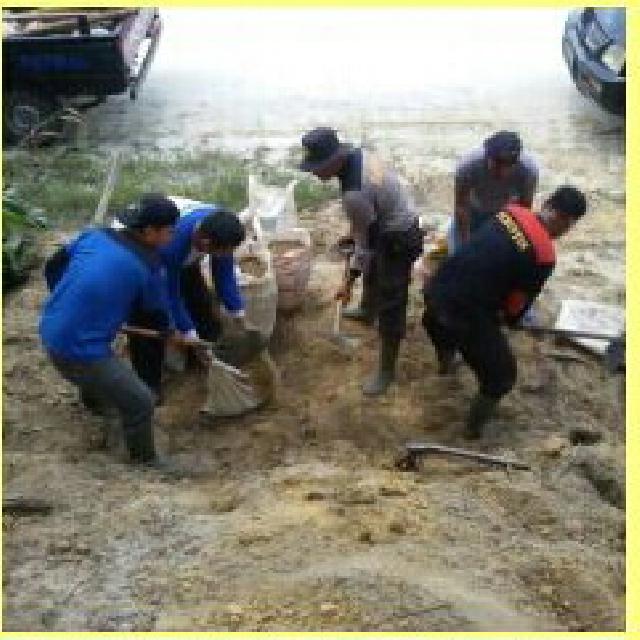 Polsek Bukit kapur Bangun Kanal Blocking