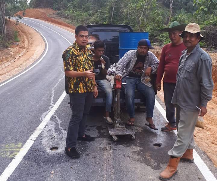 Ketua Komisi C DPRD Kuansing, Monitoring Pembangunan Jalan Desa Koto Kombu