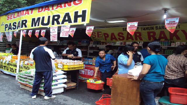 Pasar Murah Gubernur Riau, Beras Rp7.900 Per Kg
