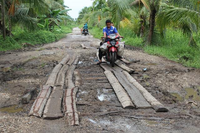 Pemkab Siak Sikapi Jalan Buruk ke Pelabuhan Buton
