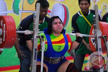 Atlet Angkat Berat Riau Pindah ke Jatim