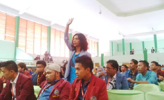 Buka Seminar di UIR, Gubri 'Diganggu' Interupsi dan Ditanyaan Soal Dugaan Korupsinya