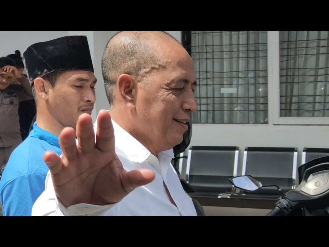 Asri Auzar Jalani Sidang Perdana Kasus Penggelapan di PN Pekanbaru