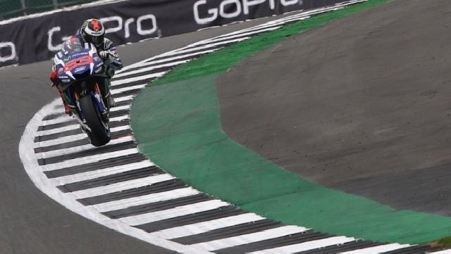 Lorenzo Incar Hattrick di Sirkuit Aragon