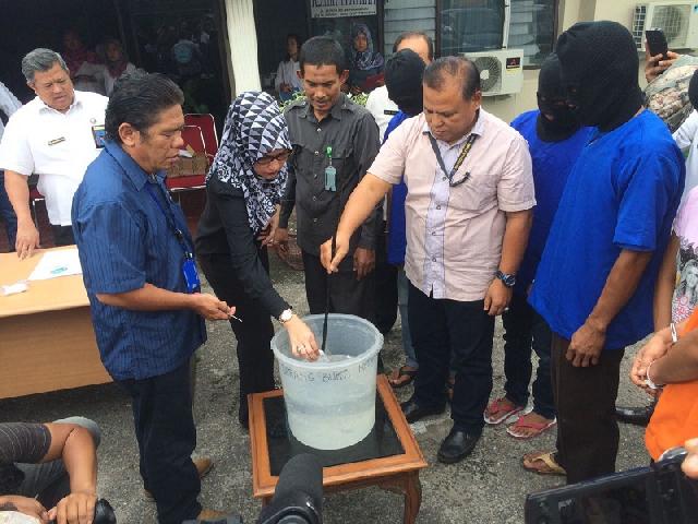 BNNP Riau Musnahkan 157 Gram Sabu