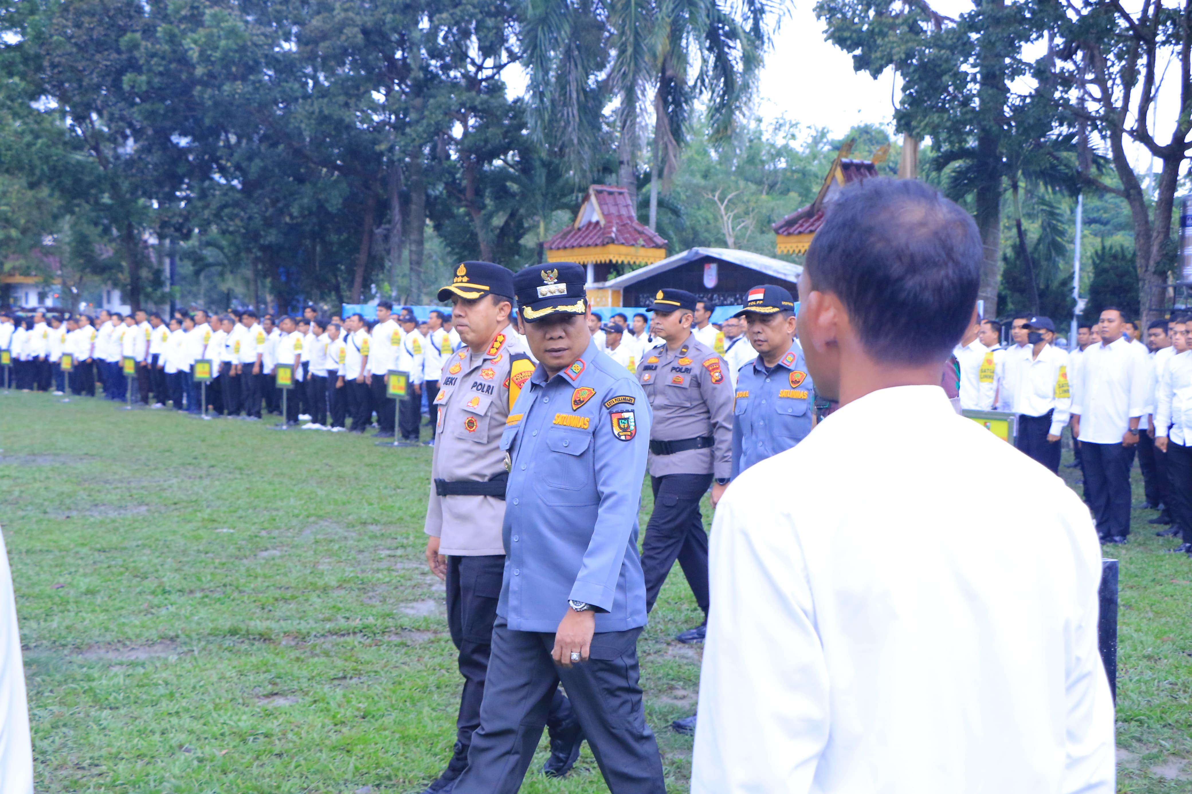 Satlinmas Diminta Bantu Pengamanan Pemilu Bersama TNI Polri