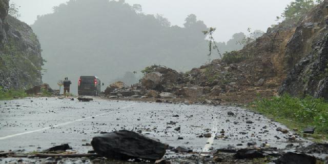 Jalur Trenggalek-Ponorogo Berpotensi Mengalami Longsor Susulan