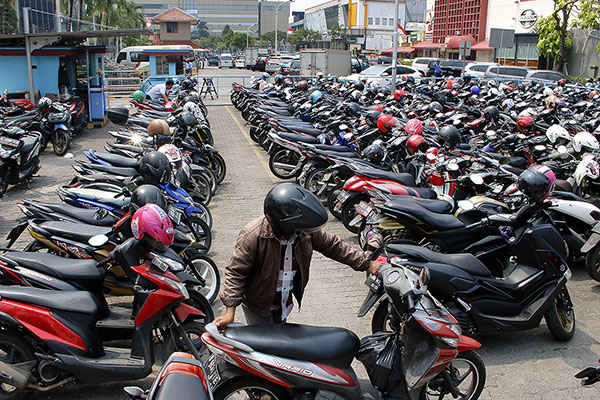 LSM Forbes-otp Nilai Pengelolan Parkir di Kota Pekanbaru Semakin Semrawut, Ini Alasannya...