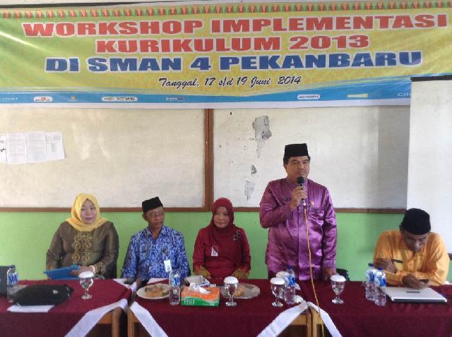 SMAN 4 Pekanbaru Gelar Workshop Kurikulum 2013
