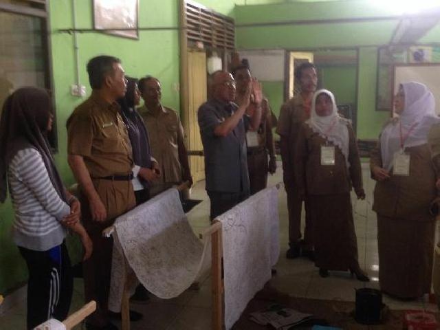 Plt Gubernur Riau Tinjau Pelaksanaan UN