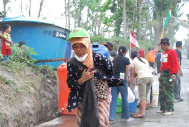 ACDK Kunjungan Kerja ke Daerah Minim Air Bersih di Pulau Siumat