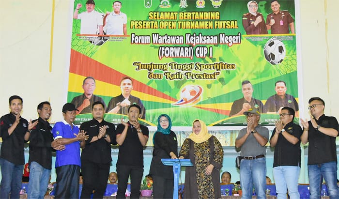 Bupati dan Kajari Bengkalis Buka Langsung Turnamen Futsal Forwari Cup I