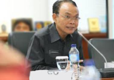 Pj Gubri Sesalkan Lambatnya Pengesahan APBD Riau 2014