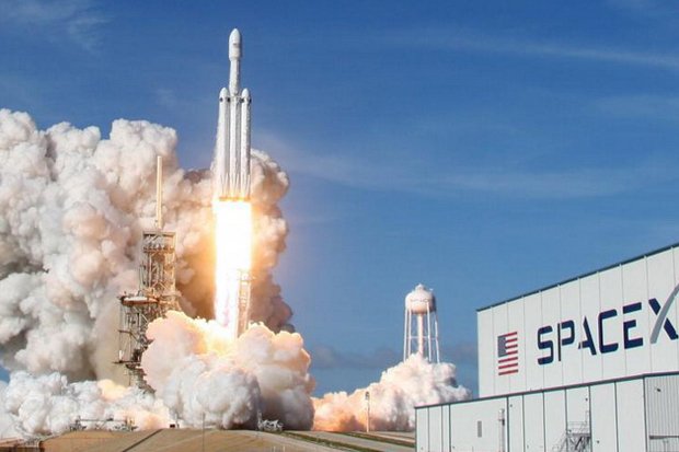 SpaceX Uji Coba Penerbangan ke Mars