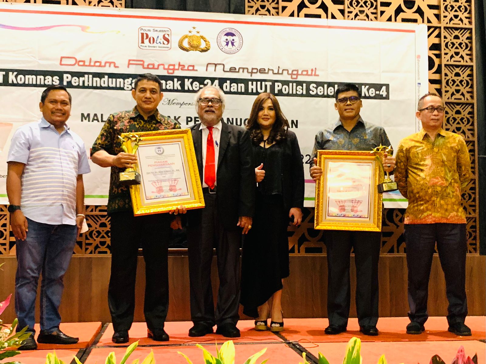 Berprestasi Tangani Kasus Anak, Kapolda Riau Diganjar Penghargaan Dalam Police Award