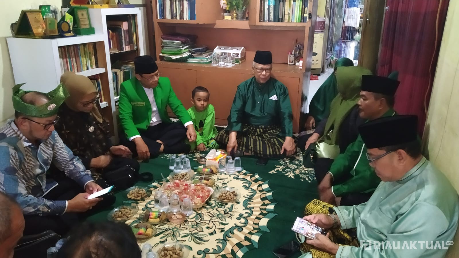 Rombongan Ketum PPP Mardiono Sambangi Rumah Kader Senior di Pekanbaru
