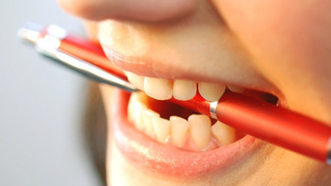 Tujuh Kebiasaan Buruk yang Buat Gigi Jadi Kuning