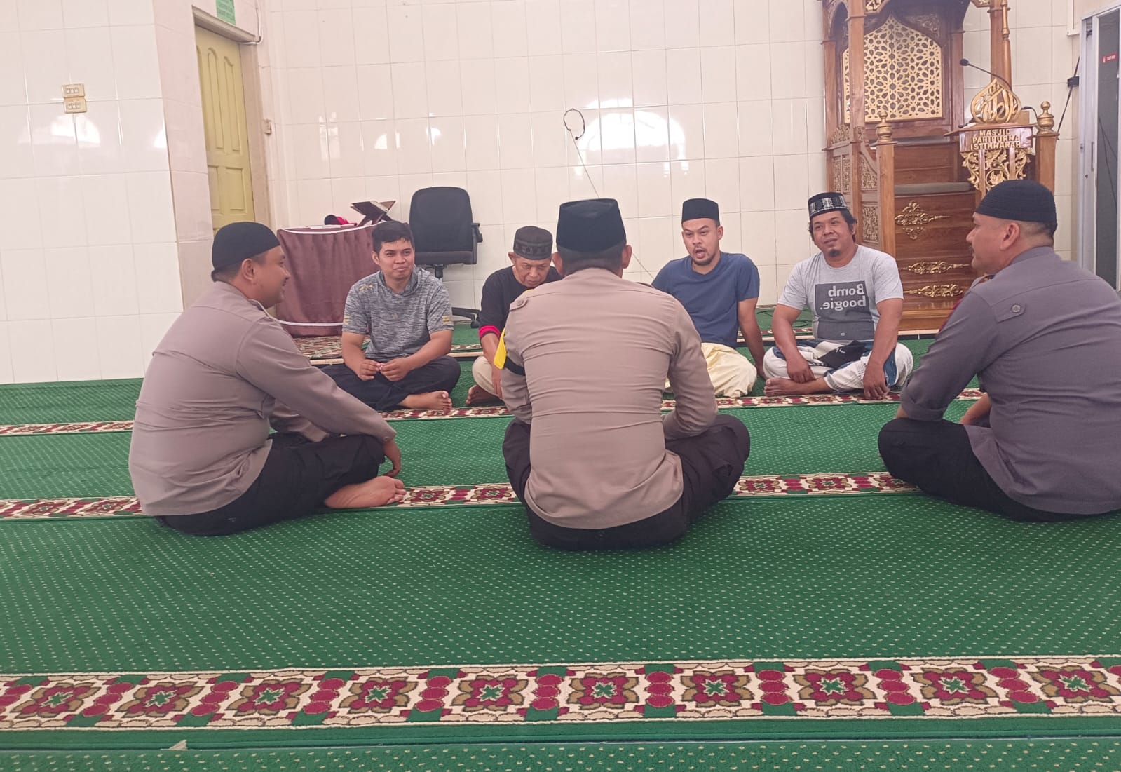Polsek Senapelan Imbau Jemaah Masjid At-Tauhid Jaga Kamtibmas Pemilu