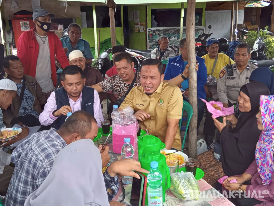 Hadir di Tengah Korban Kebakaran Pasar Cik Puan, Agung Minta Pemko Segera Carikan Solusi