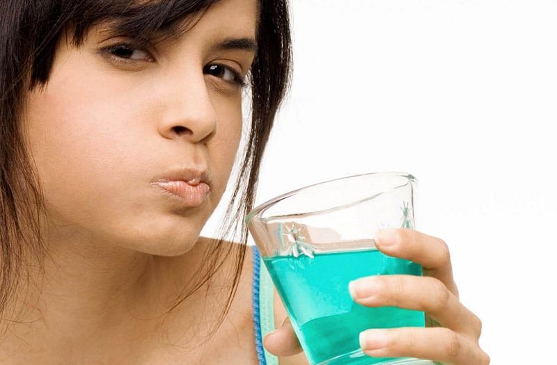 Berikut Kesalahan yang Sering Dilakukan Orang Saat Berkumur