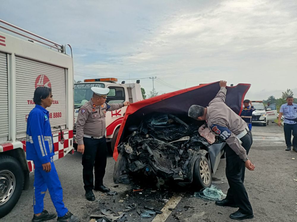 Kecelakaan Maut di Tol Bhatin Solapan, Tiga Orang Tewas
