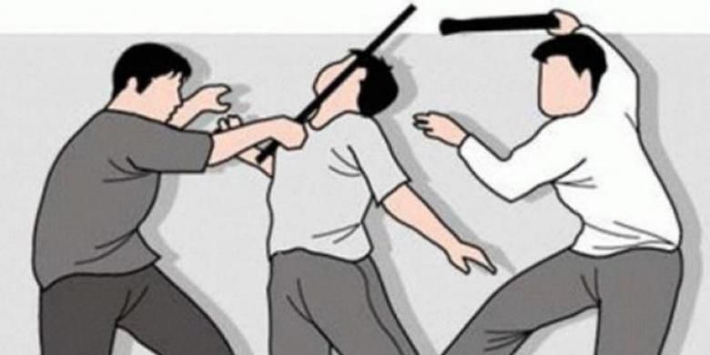 Polisi Dikeroyok, Senjatanya Diambil