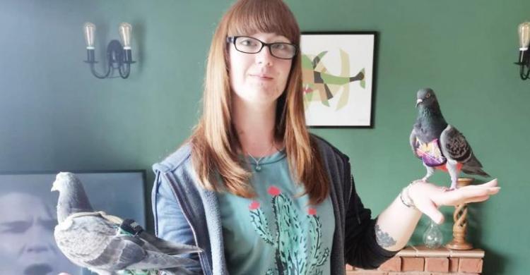 Wow.. Manjakan Dua Merpati, Wanita Rogoh Rp 8 Juta Per Bulan