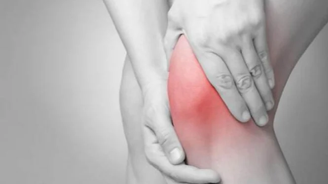 6 Cara Mengatasi Rematik Sering Kambuh saat Musim Hujan