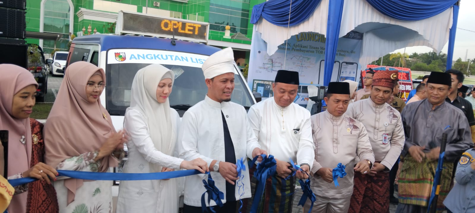 Oplet Listrik Resmi Mengaspal di Pekanbaru, Wako Agung Gratiskan Hingga 3 Bulan