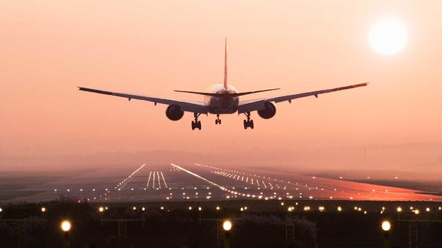 Bahaya Tidur saat Pesawat Take Off dan Landing