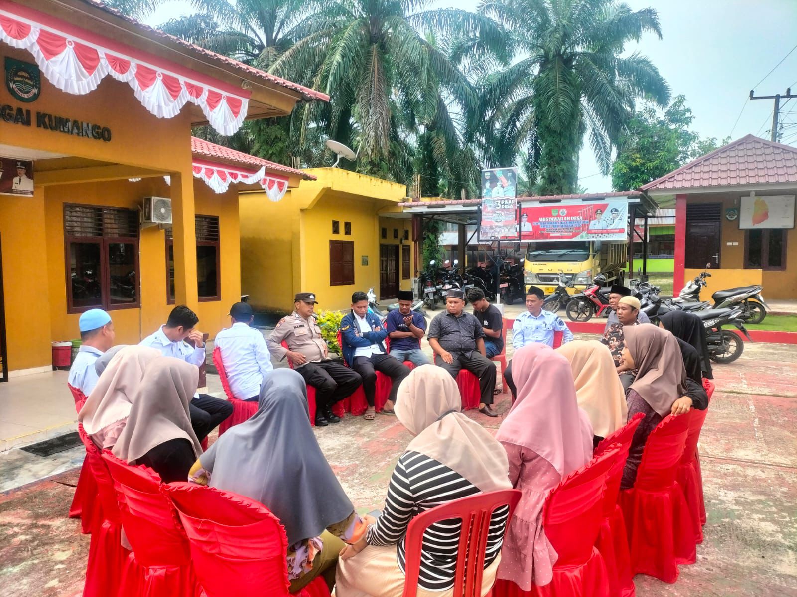 Polsek Pinggir Bersama SMK N 1 dan UPIKA Gelar Program Ketahanan Pangan