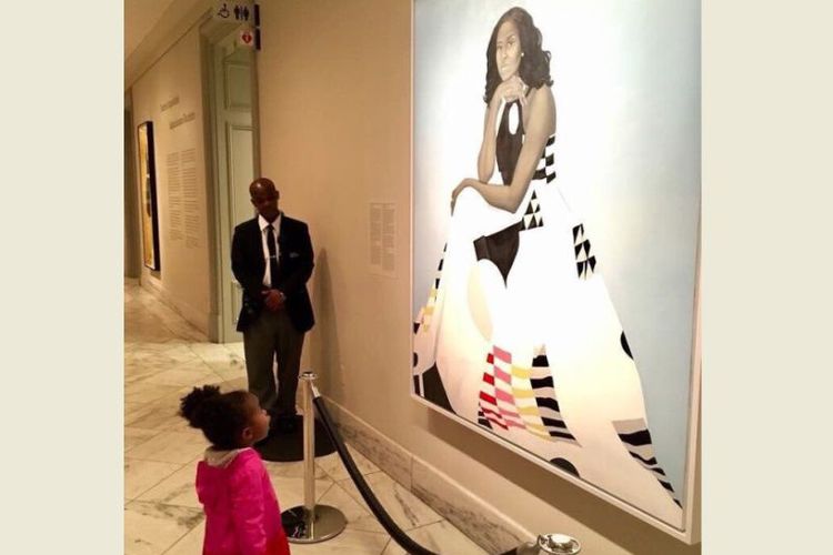 Terpaku Lihat Potret Michelle Obama, Gadis Cilik Ini Dapat Kejutan