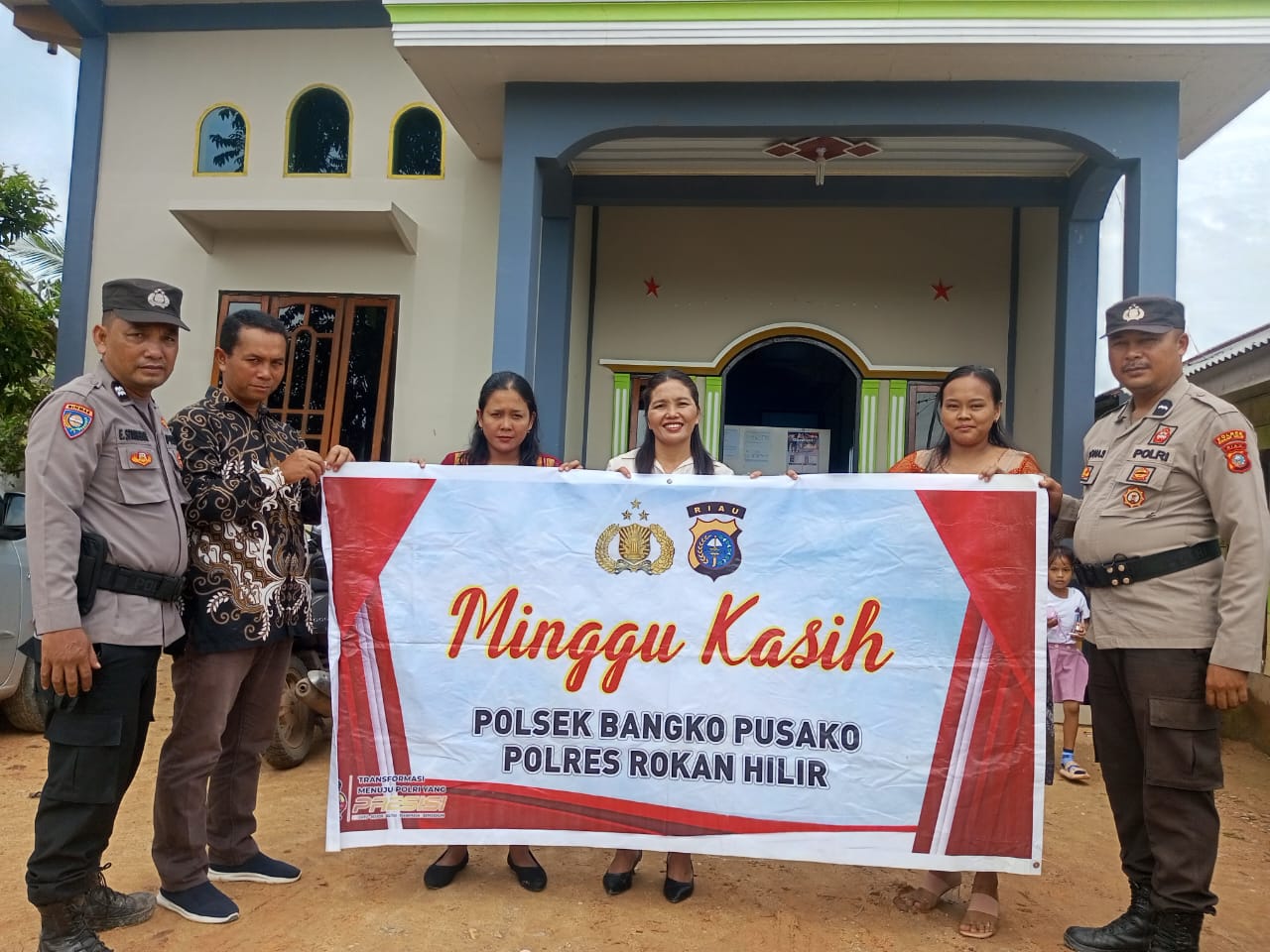 Polsek Bangko Pusako Gelar Minggu Kasih di Gereja HKBP Pelita