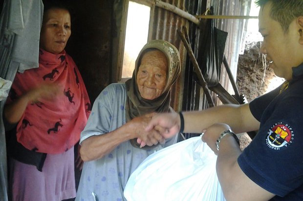 Kisah Sedih Yuliana, Si Nenek Yang Tinggal Sendiri Di Kebun Selama 25 Tahun